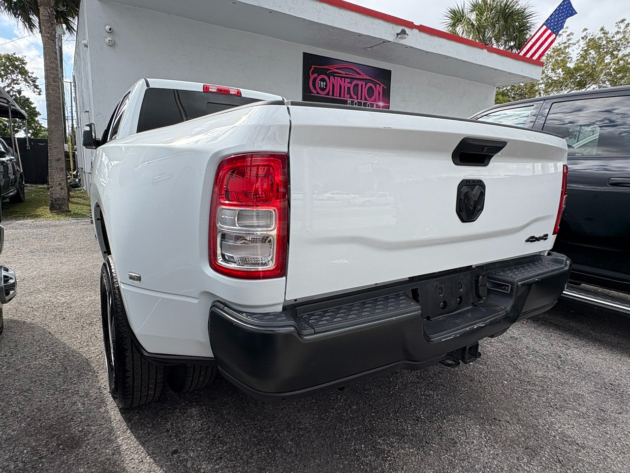 RAM 3500 Tradesman Crew Cab 4WD DRW 2023