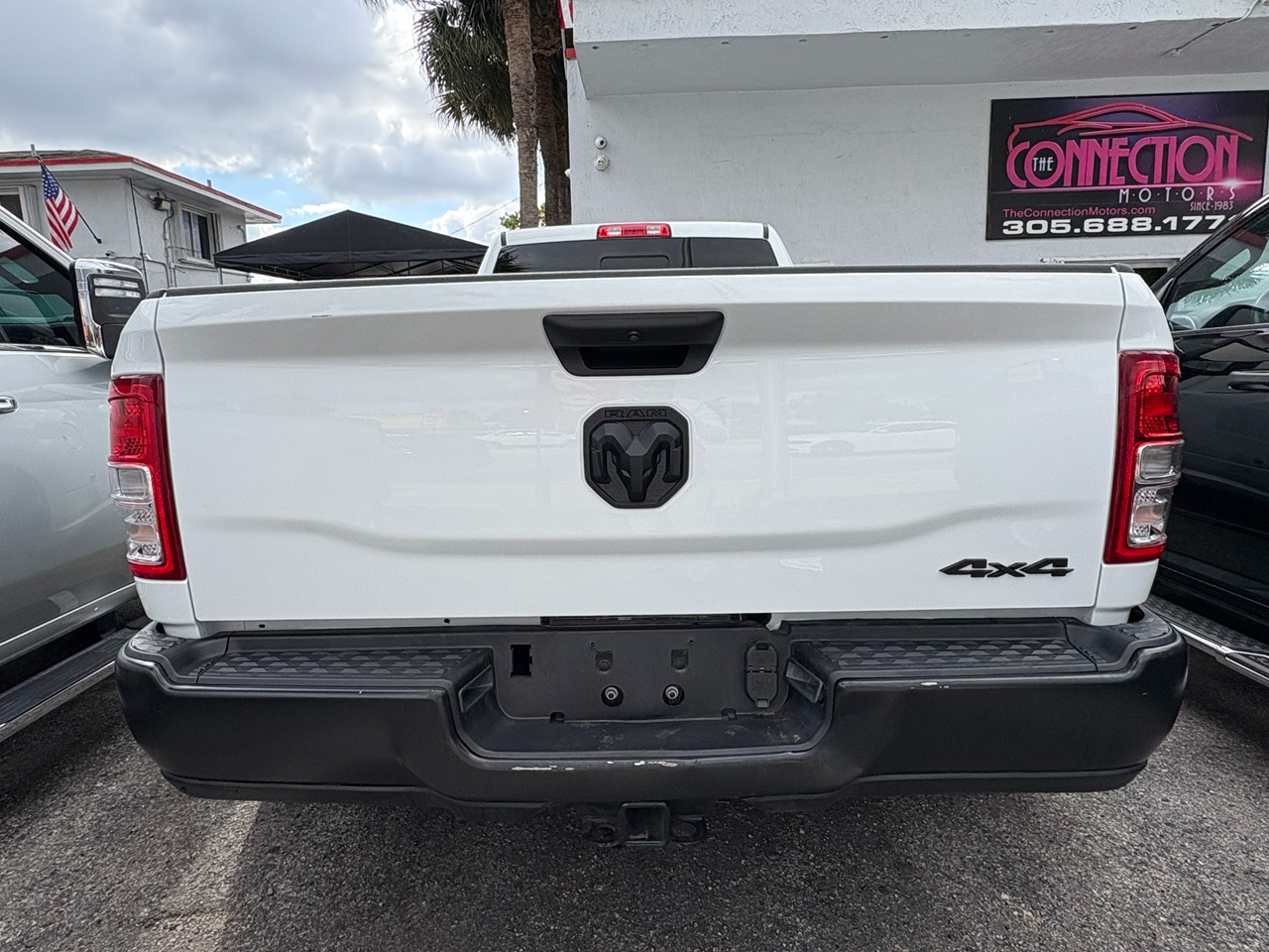 RAM 3500 Tradesman Crew Cab 4WD DRW 2023