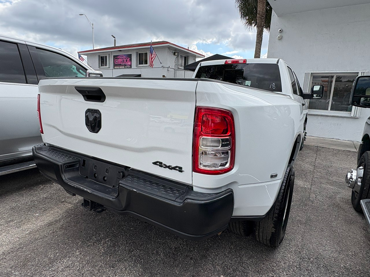 RAM 3500 Tradesman Crew Cab 4WD DRW 2023