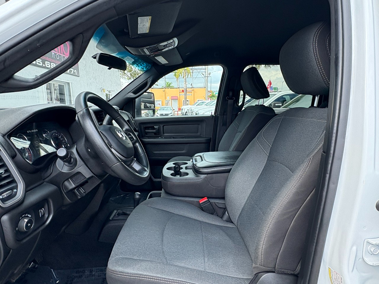 RAM 3500 Tradesman Crew Cab 4WD DRW 2023