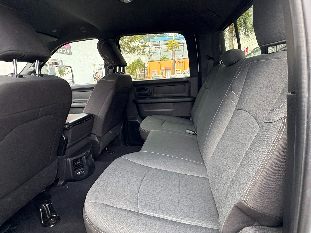 RAM 3500 Tradesman Crew Cab 4WD DRW 2023