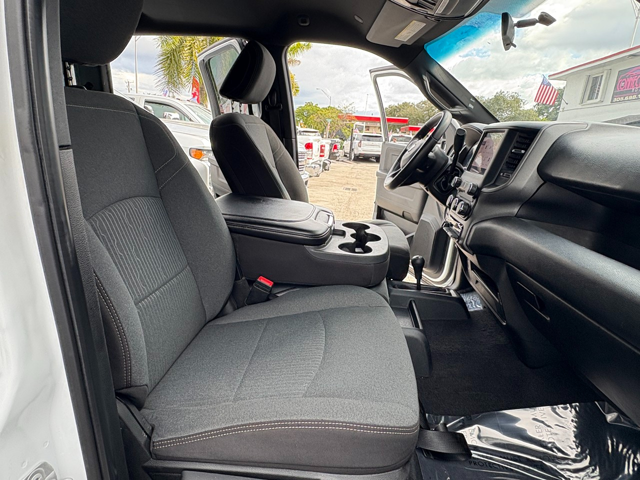 RAM 3500 Tradesman Crew Cab 4WD DRW 2023