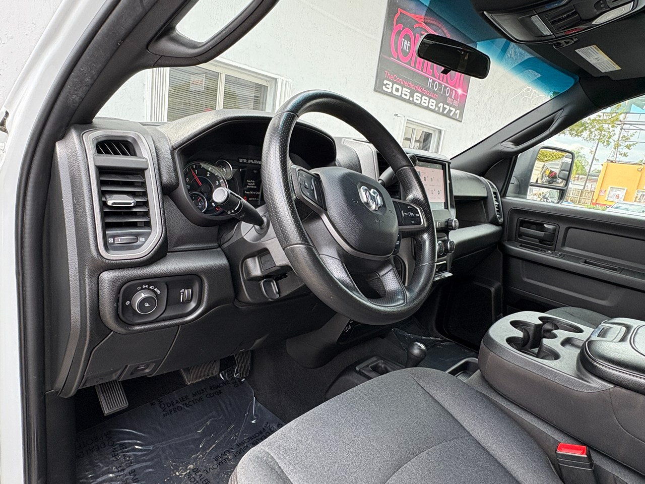 RAM 3500 Tradesman Crew Cab 4WD DRW 2023