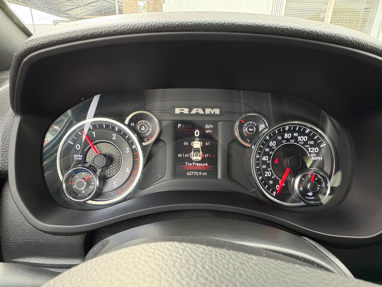 RAM 3500 Tradesman Crew Cab 4WD DRW 2023