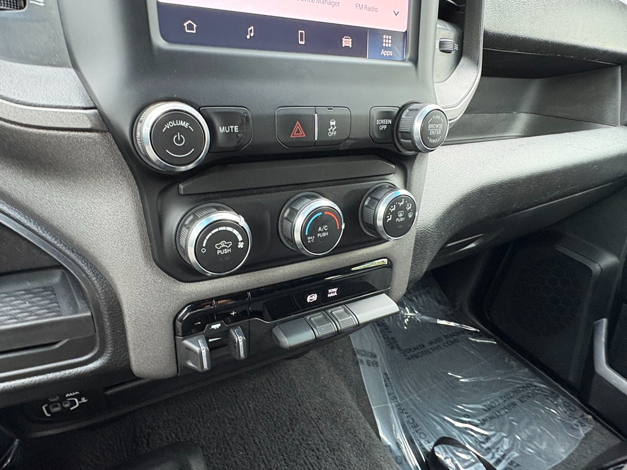 RAM 3500 Tradesman Crew Cab 4WD DRW 2023