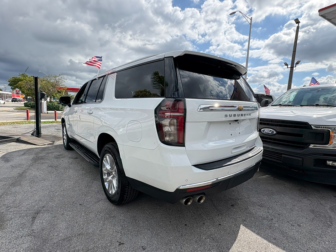 Chevrolet Suburban Premier 2023
