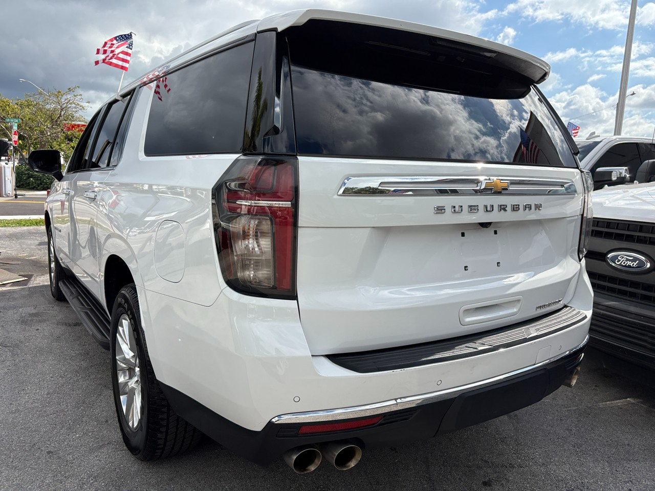 Chevrolet Suburban Premier 2023