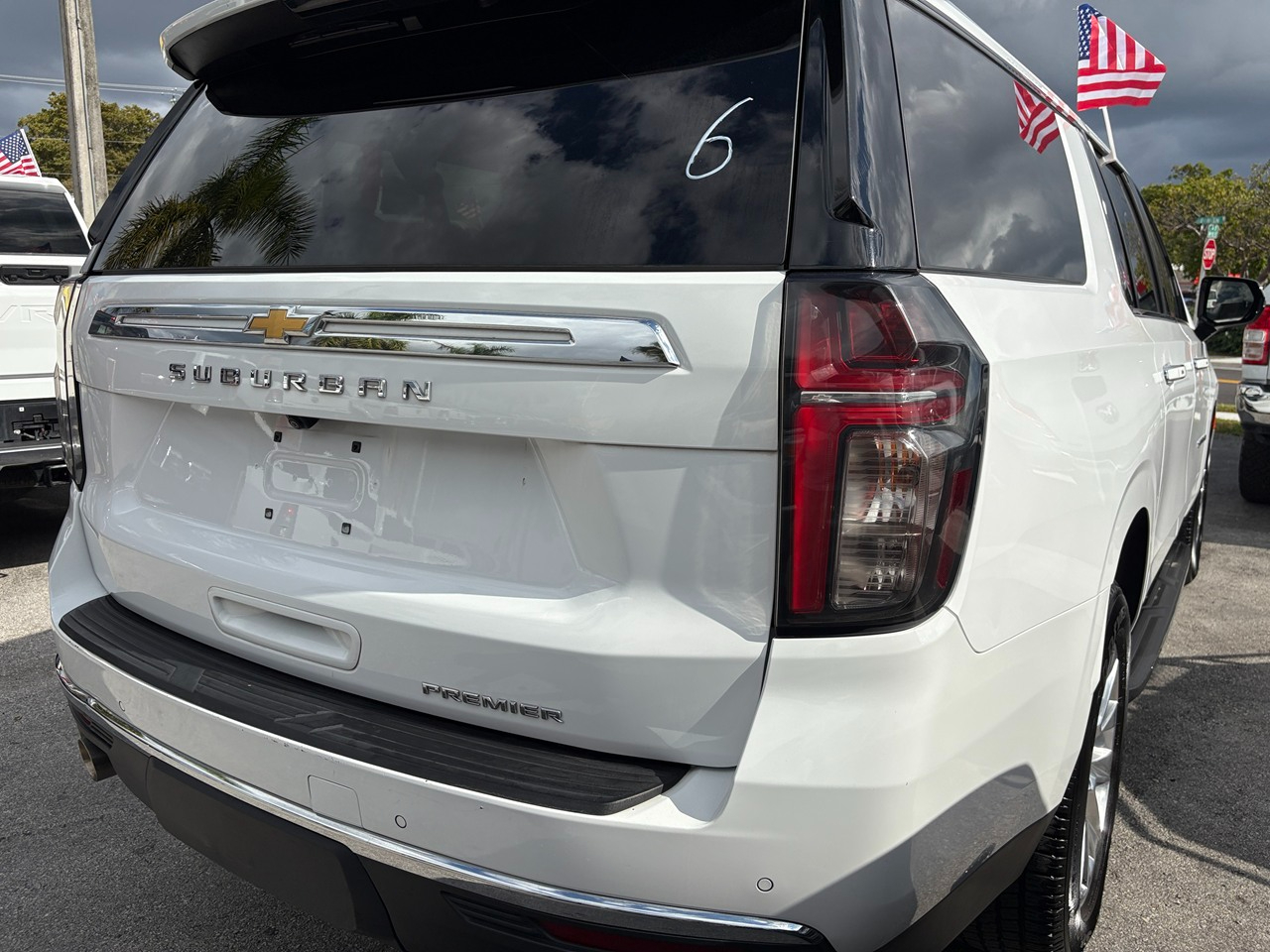 Chevrolet Suburban Premier 2023