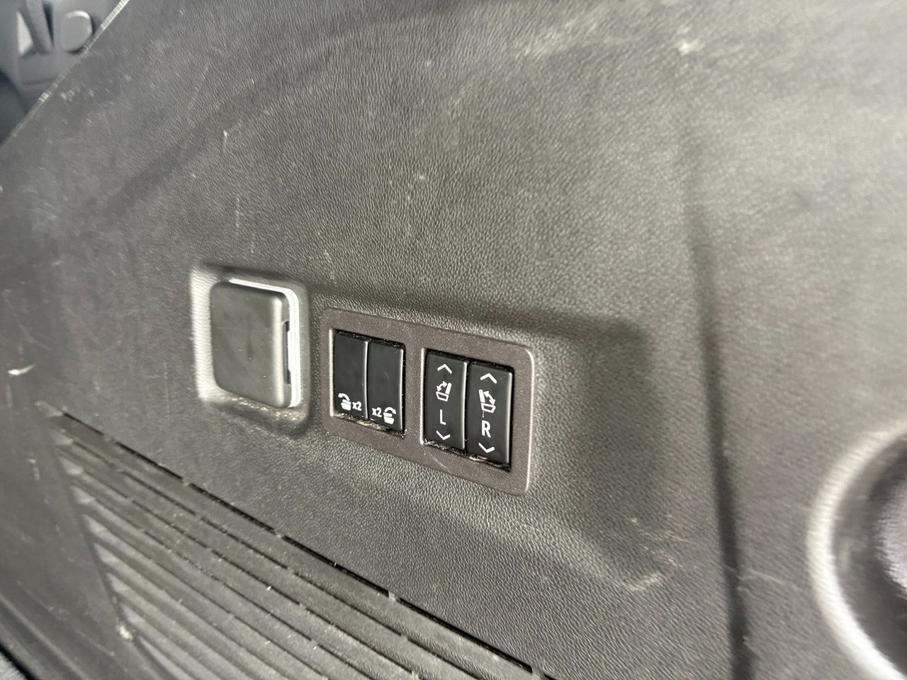 Chevrolet Suburban Premier 2023