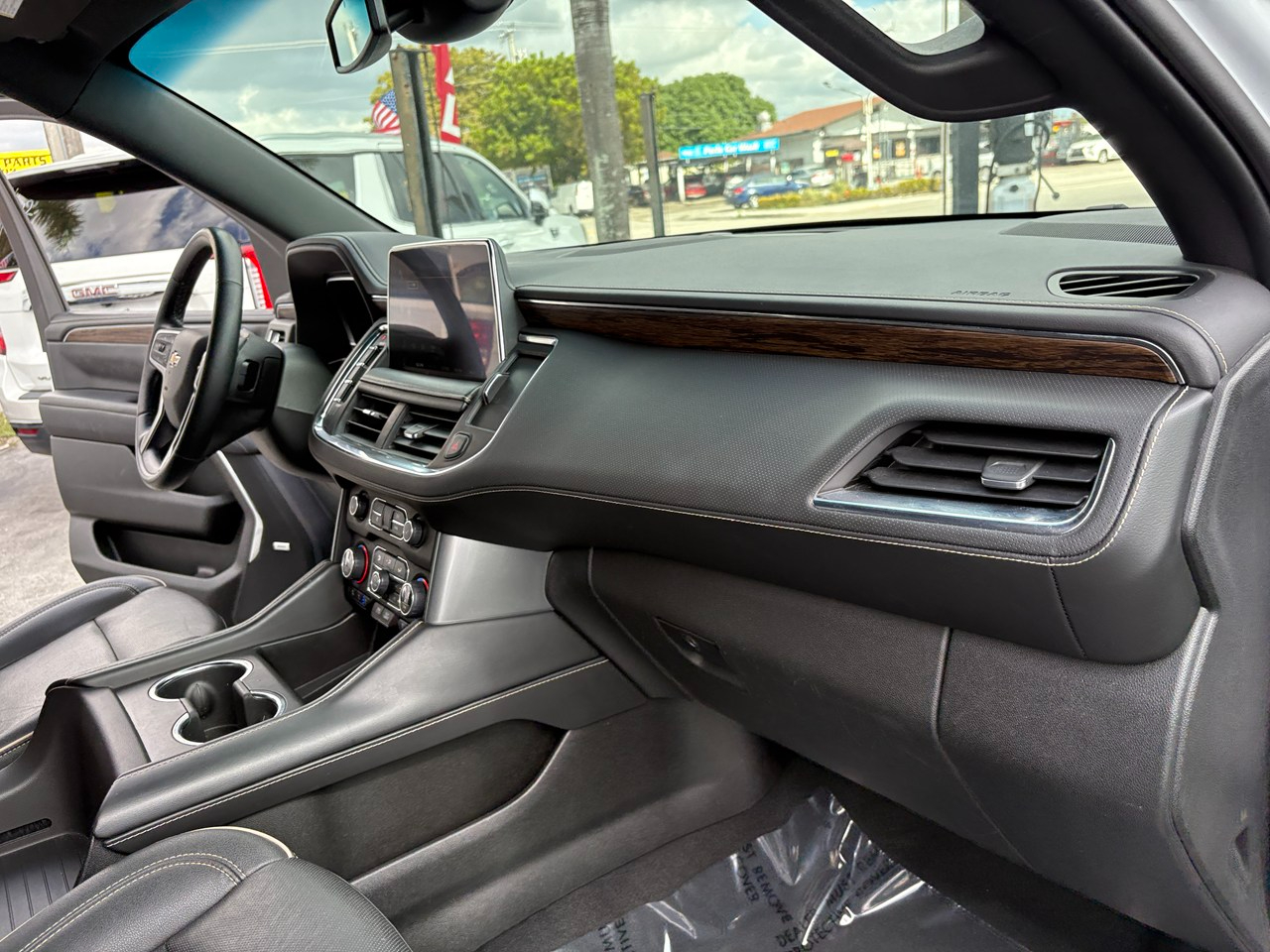 Chevrolet Suburban Premier 2023