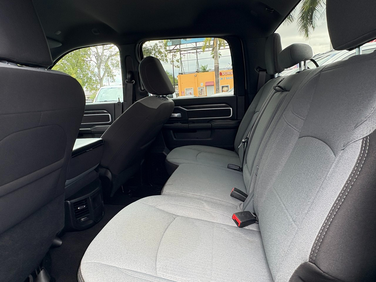 RAM 3500 Big Horn Crew Cab LWB 4WD DRW 2024