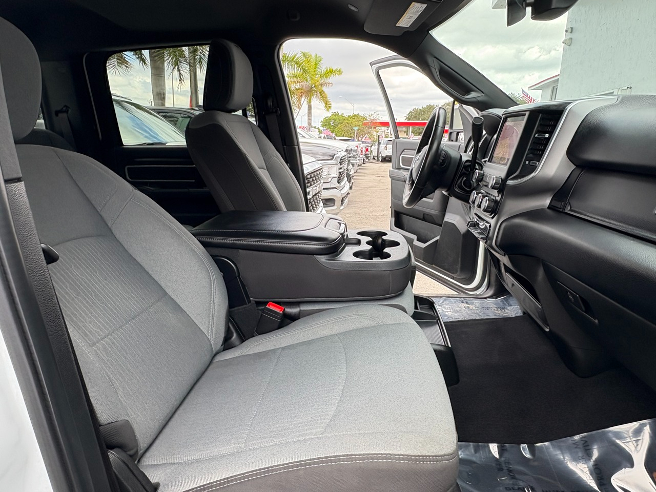 RAM 3500 Big Horn Crew Cab LWB 4WD DRW 2024