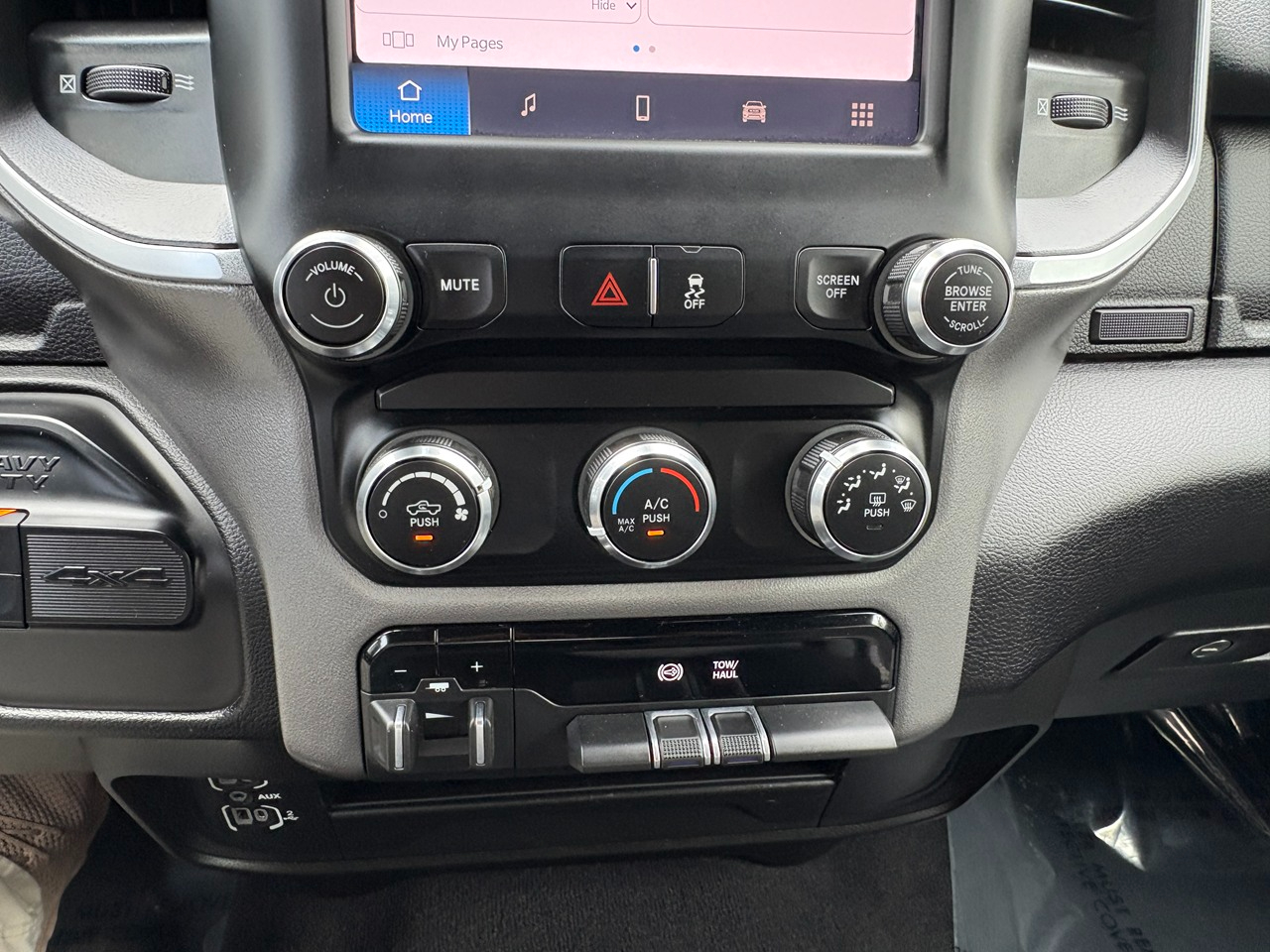 RAM 3500 Big Horn Crew Cab LWB 4WD DRW 2024