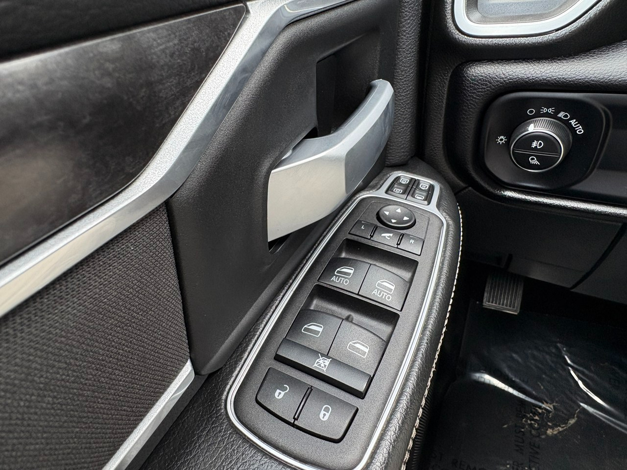 RAM 3500 Big Horn Crew Cab LWB 4WD DRW 2024