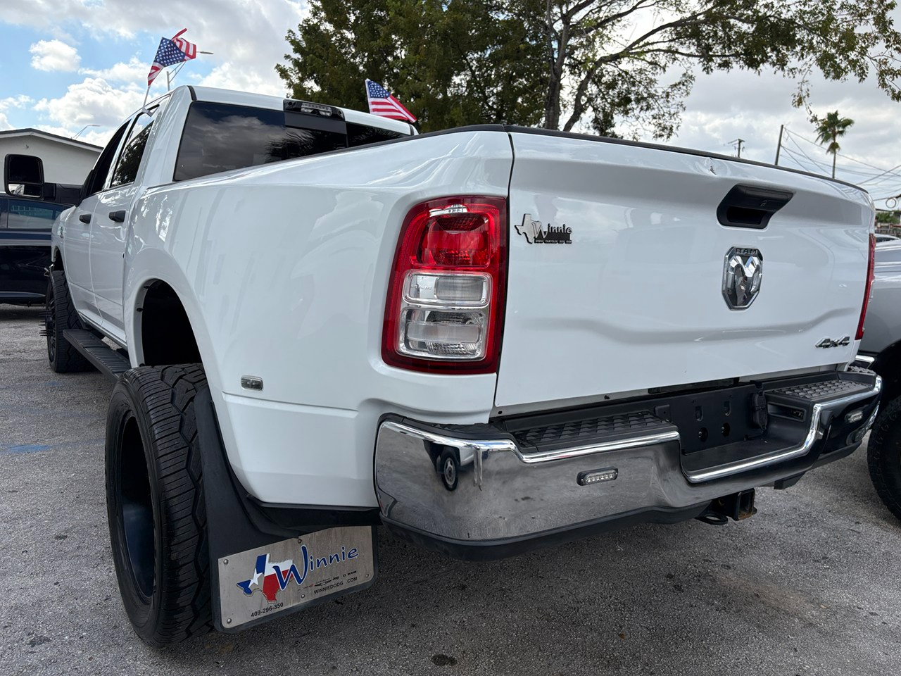 RAM 3500 Tradesman Crew Cab 4WD DRW 2024