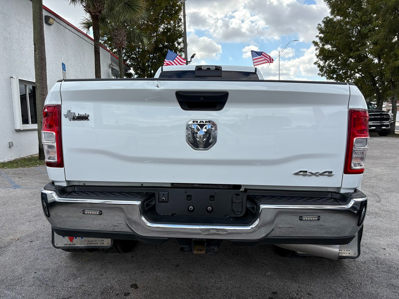 RAM 3500 Tradesman Crew Cab 4WD DRW 2024