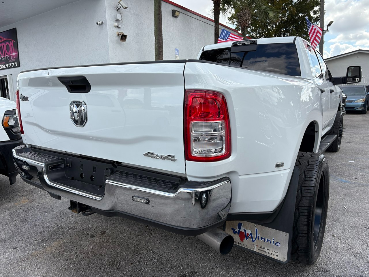 RAM 3500 Tradesman Crew Cab 4WD DRW 2024