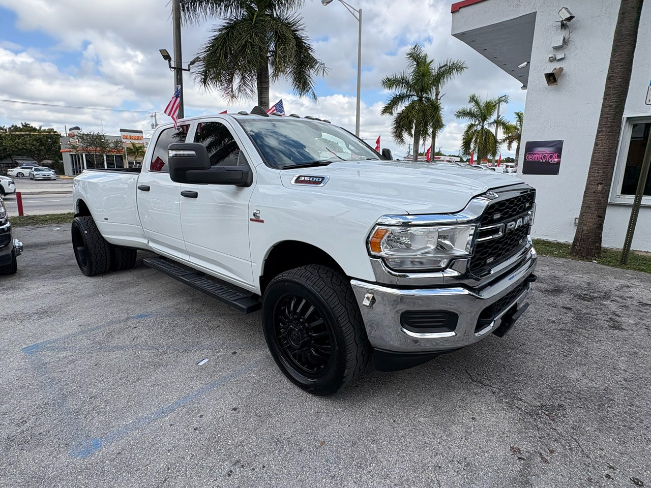 RAM 3500 Tradesman Crew Cab 4WD DRW 2024