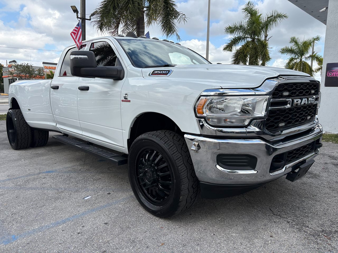 RAM 3500 Tradesman Crew Cab 4WD DRW 2024