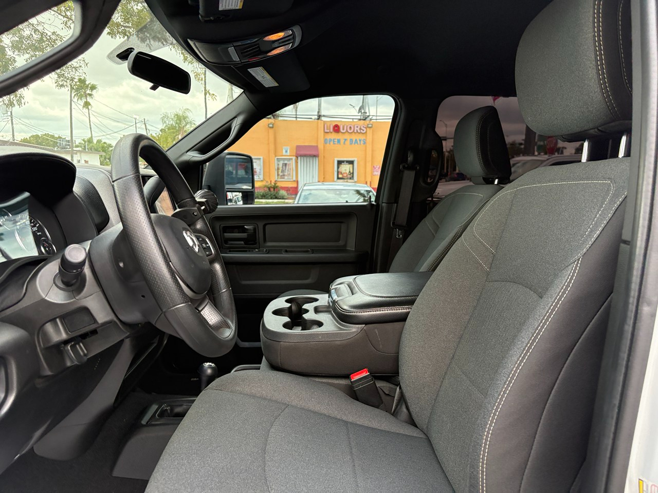 RAM 3500 Tradesman Crew Cab 4WD DRW 2024