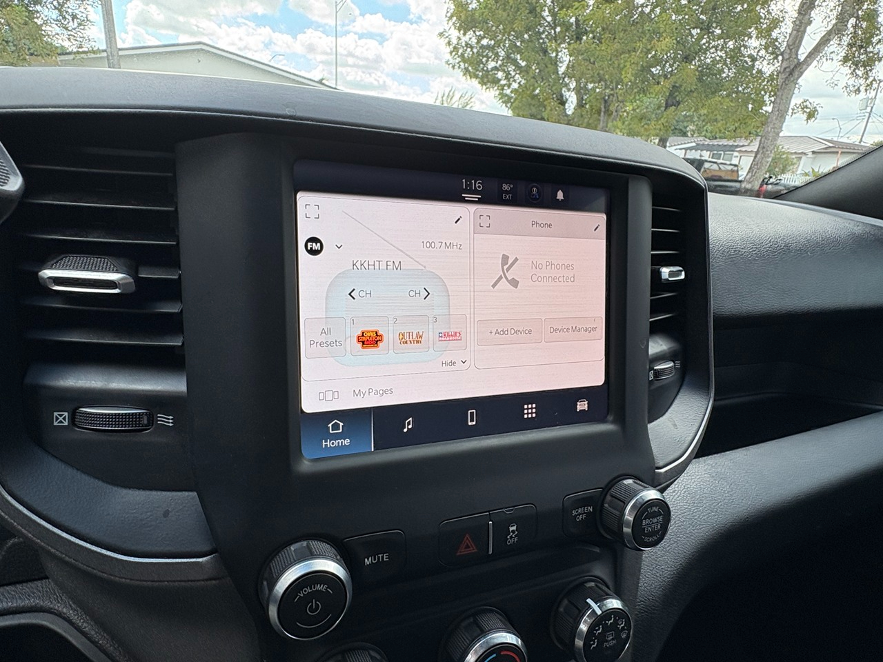 RAM 3500 Tradesman Crew Cab 4WD DRW 2024