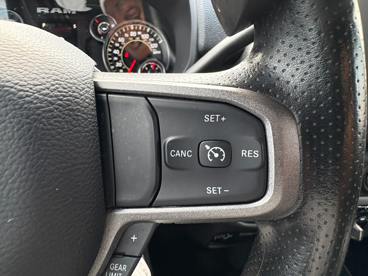 RAM 3500 Tradesman Crew Cab 4WD DRW 2024