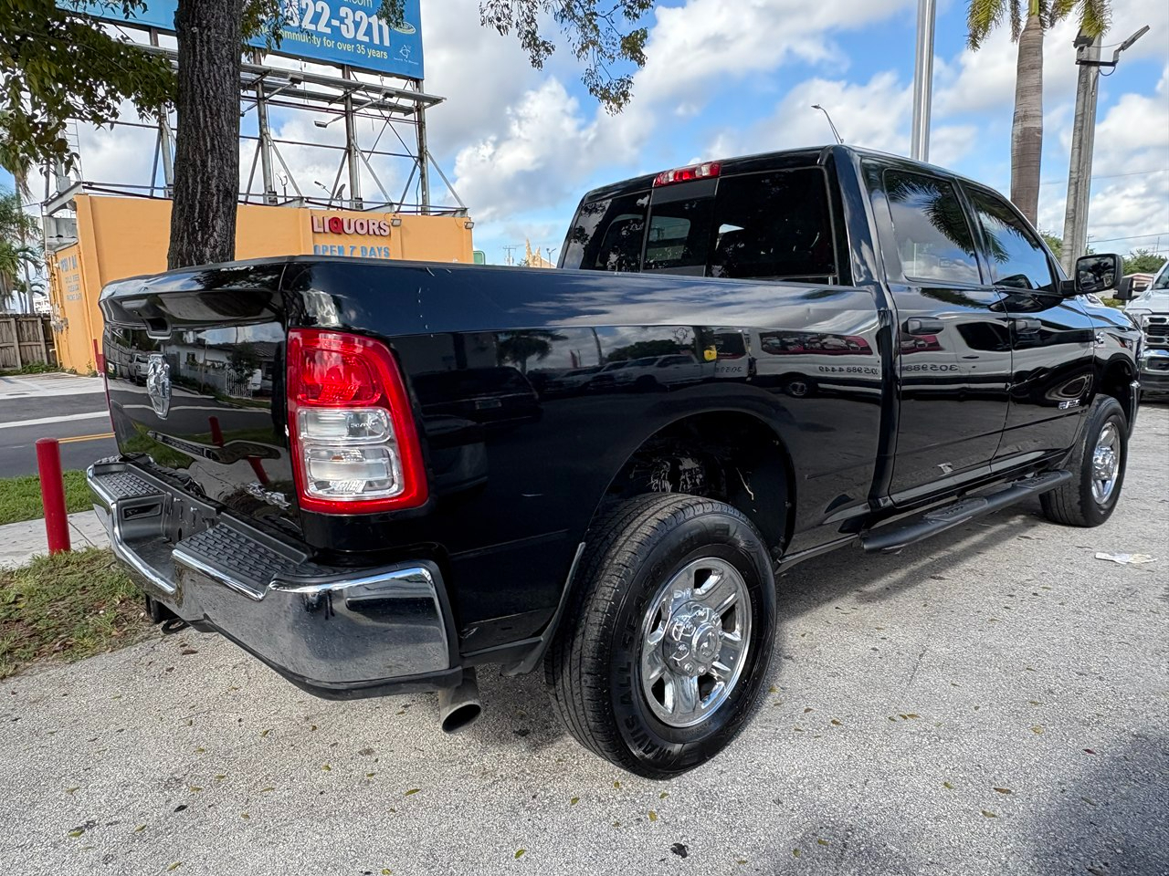 RAM 2500 Tradesman Crew Cab SWB 4WD 2022