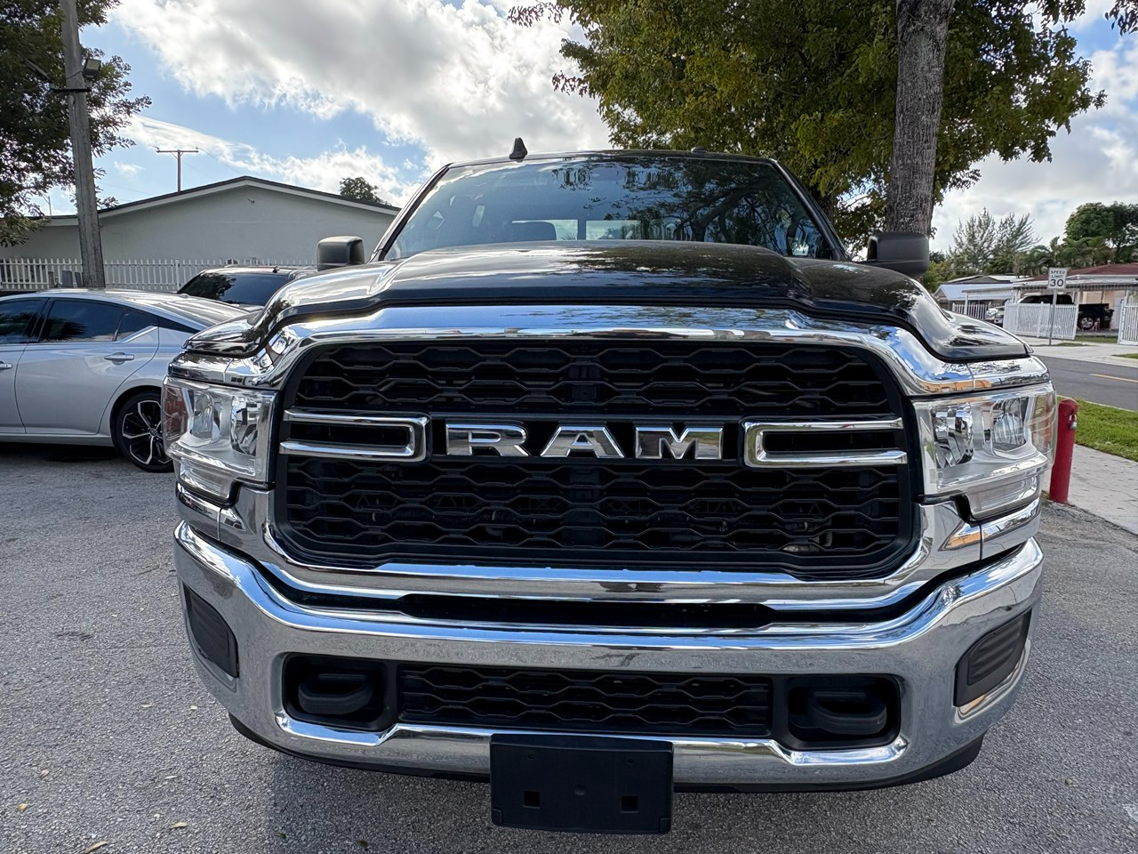 RAM 2500 Tradesman Crew Cab SWB 4WD 2022