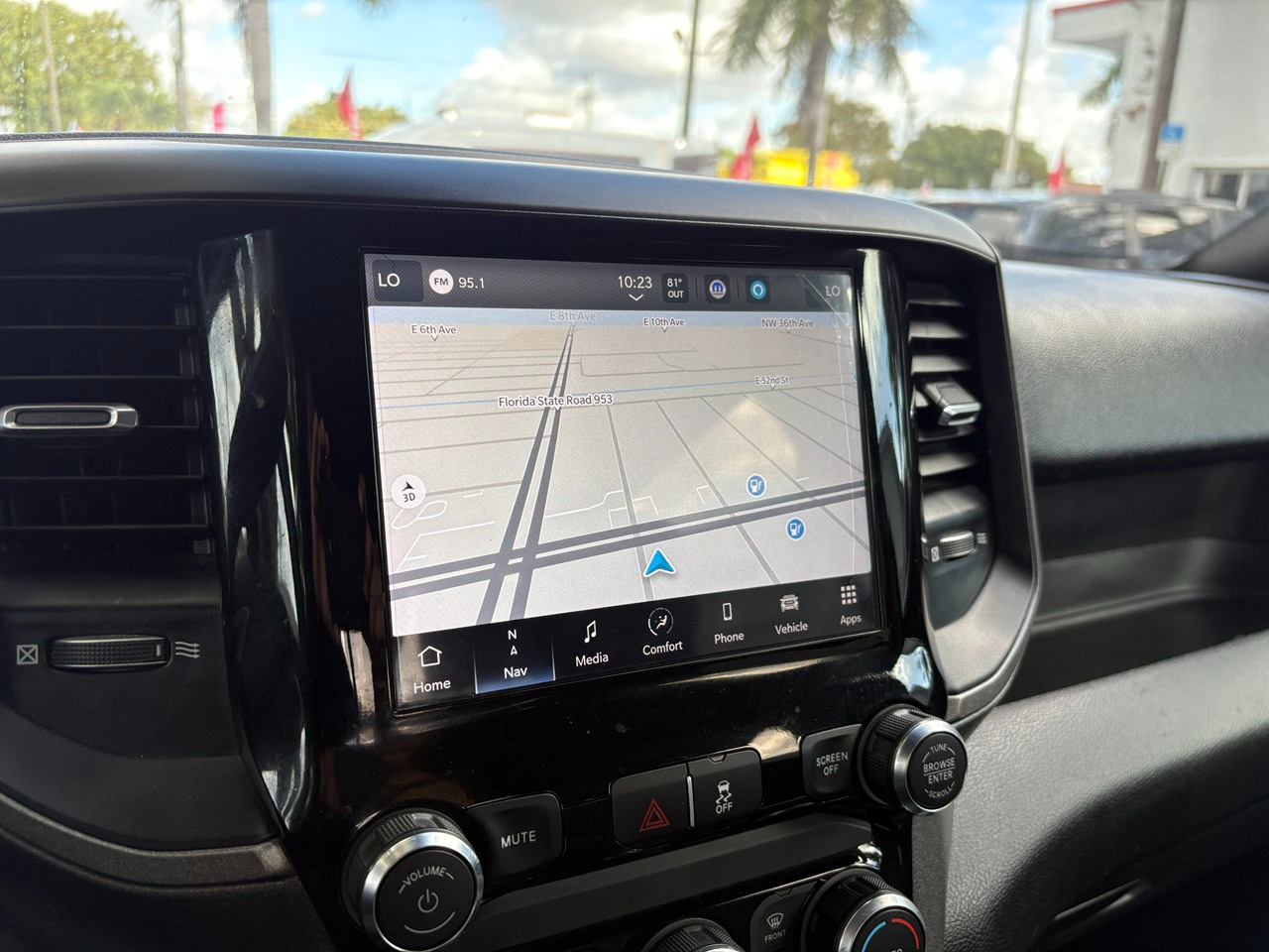 RAM 2500 Tradesman Crew Cab SWB 4WD 2022