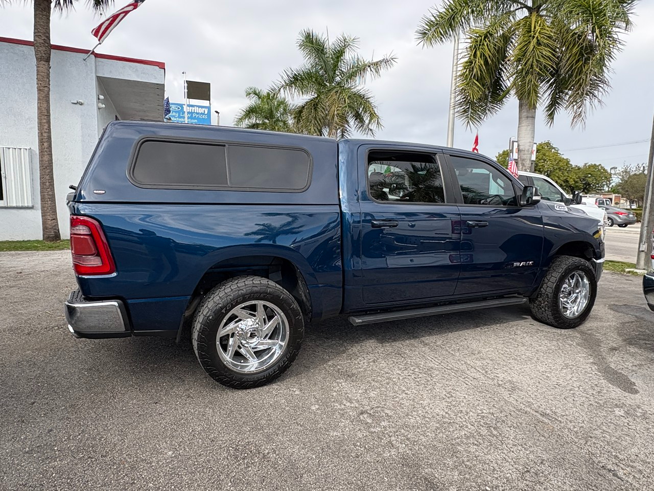 RAM 1500 Big Horn Crew Cab SWB 4WD 2021