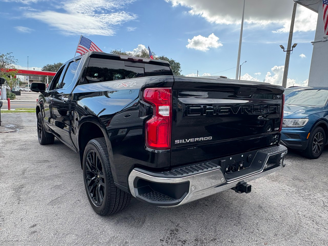 Chevrolet Silverado 1500 Limited LTZ Crew Cab 4WD 2022