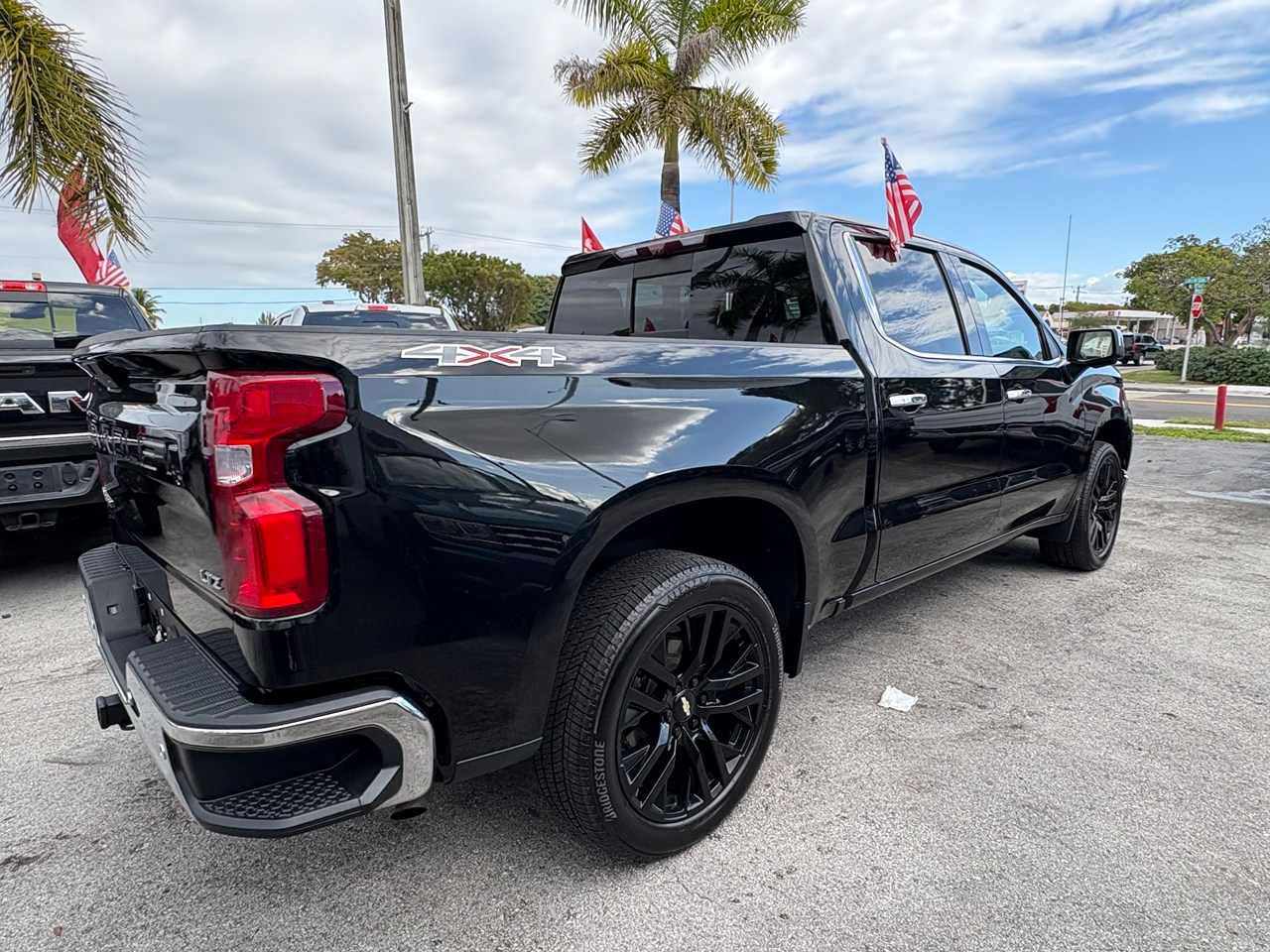 Chevrolet Silverado 1500 Limited LTZ Crew Cab 4WD 2022
