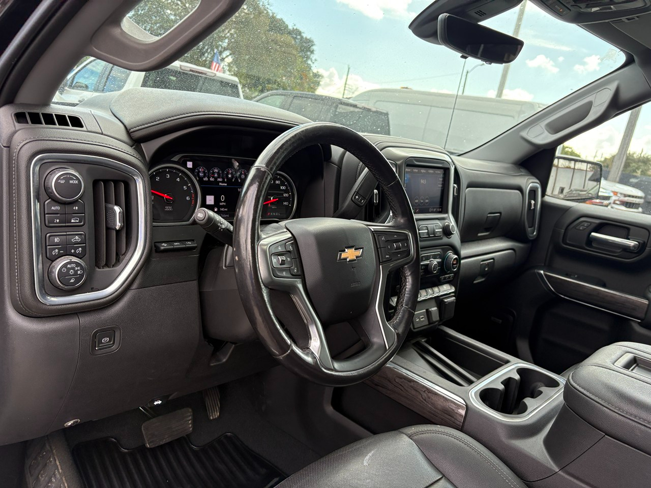 Chevrolet Silverado 1500 Limited LTZ Crew Cab 4WD 2022