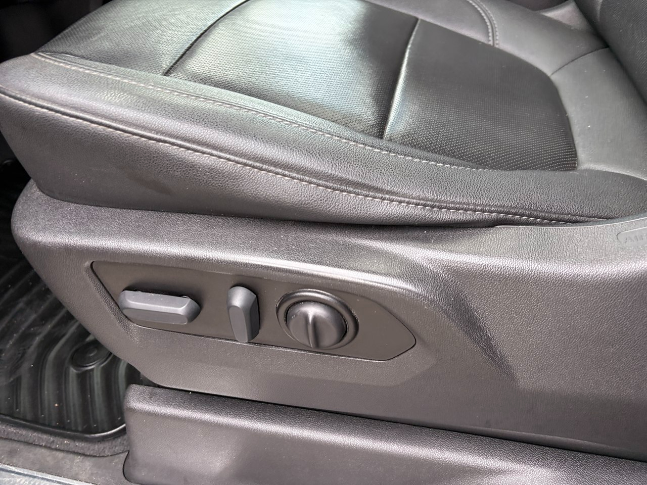 Chevrolet Silverado 1500 Limited LTZ Crew Cab 4WD 2022