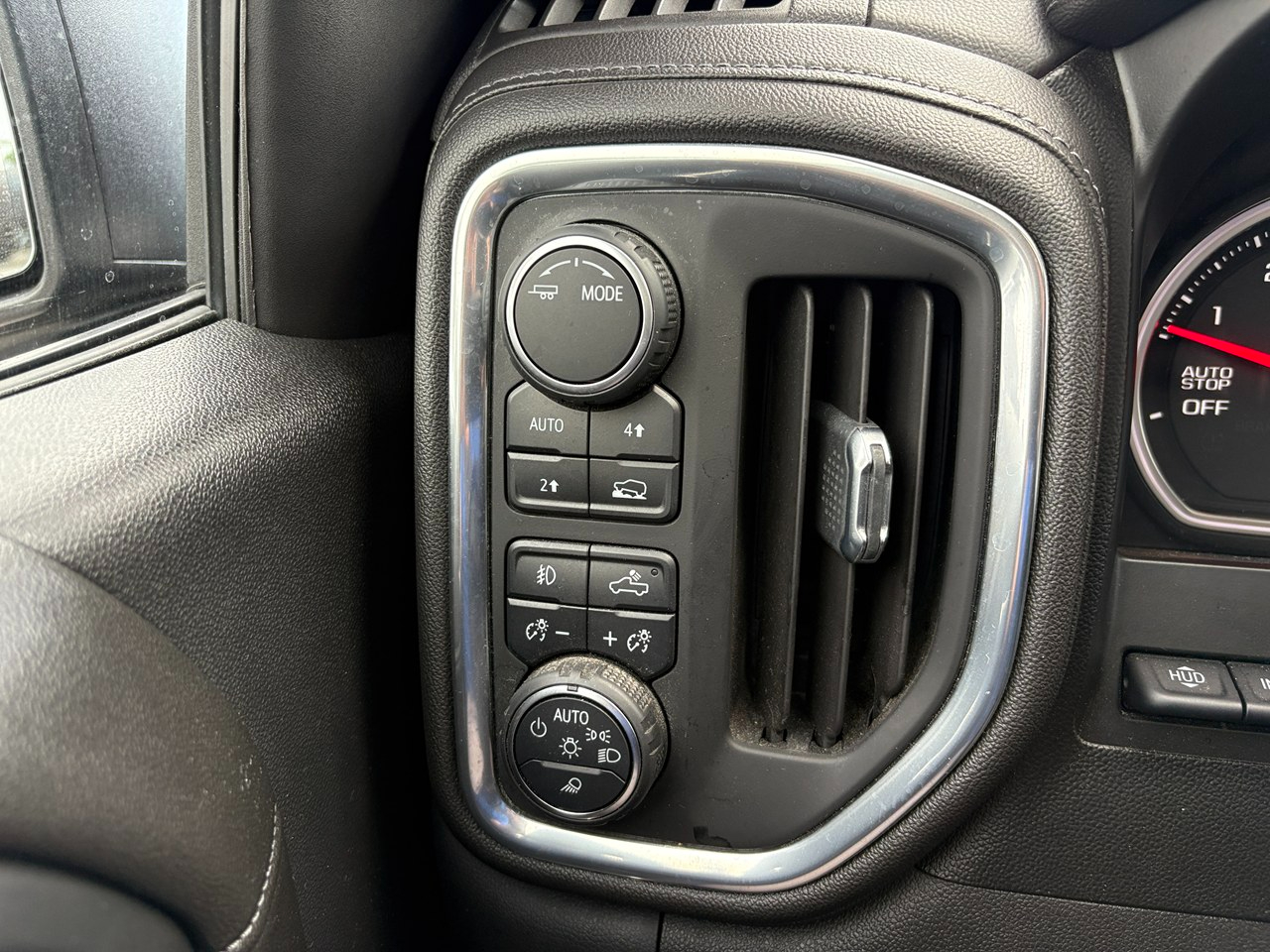 Chevrolet Silverado 1500 Limited LTZ Crew Cab 4WD 2022