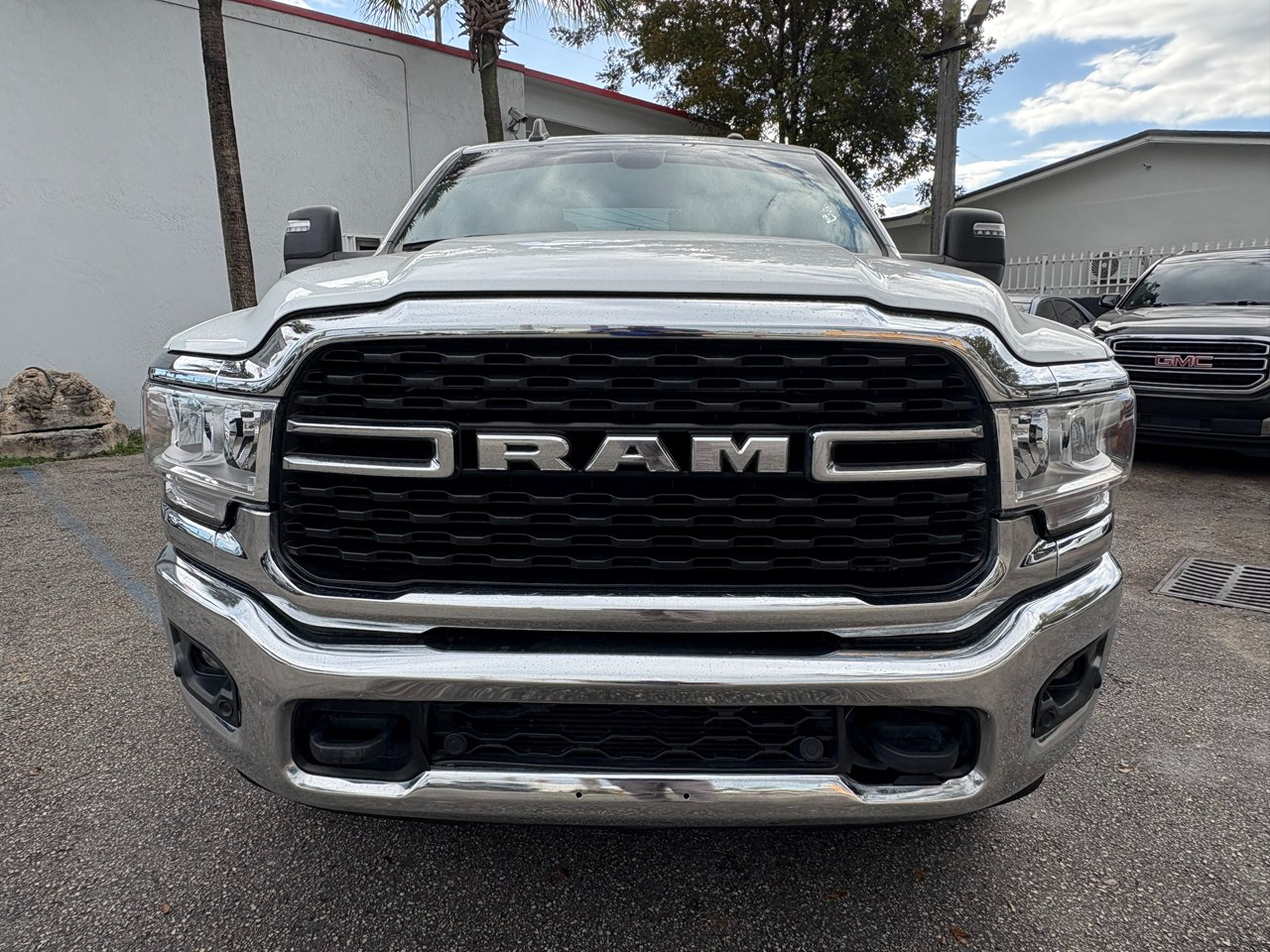 RAM 2500 Tradesman Crew Cab SWB 4WD 2024