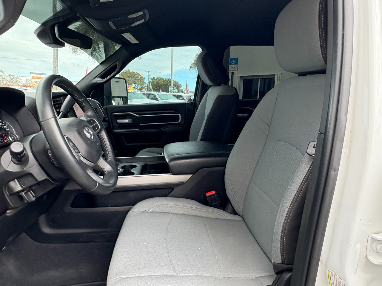 RAM 2500 Tradesman Crew Cab SWB 4WD 2024