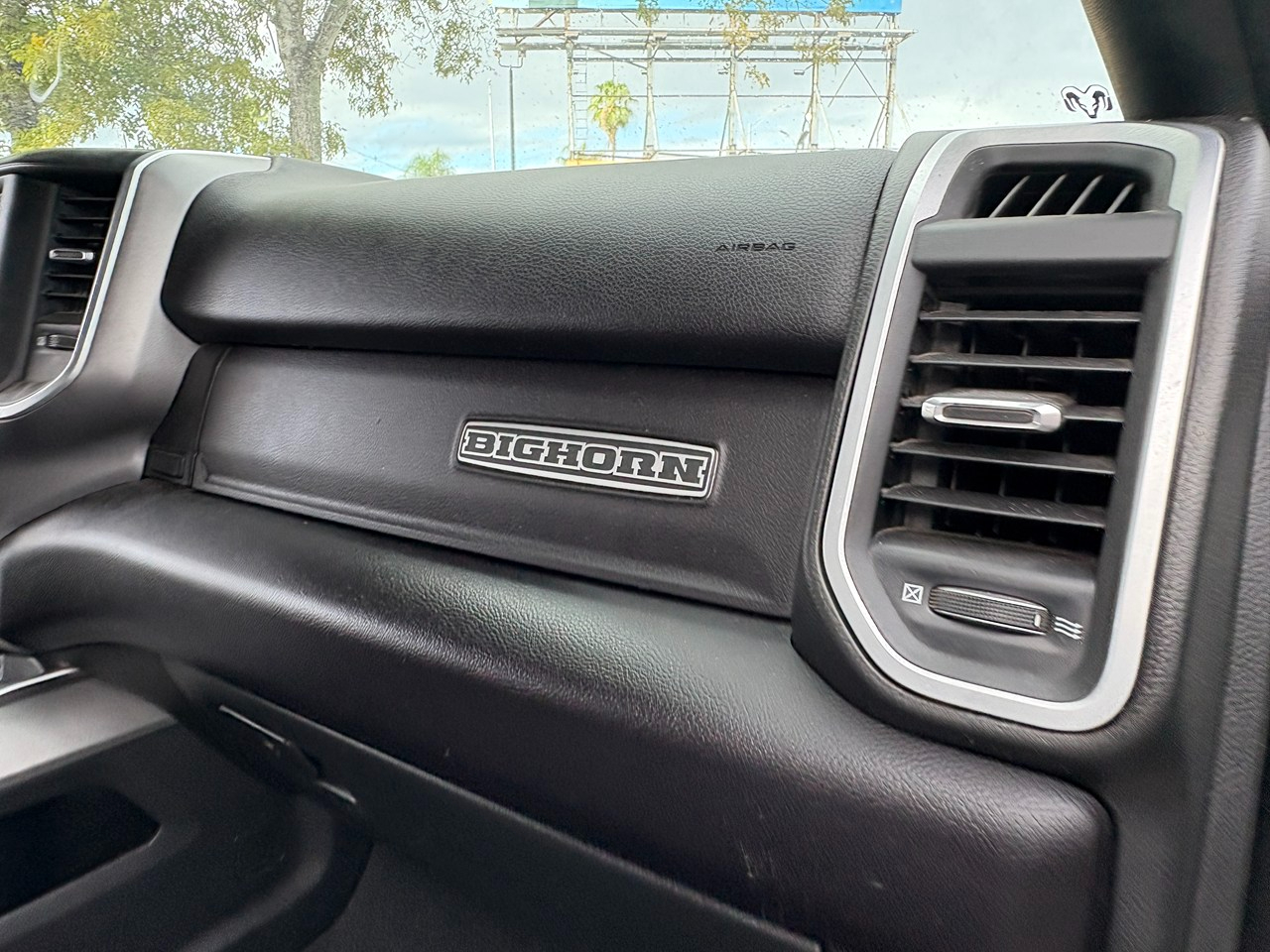 RAM 2500 Tradesman Crew Cab SWB 4WD 2024