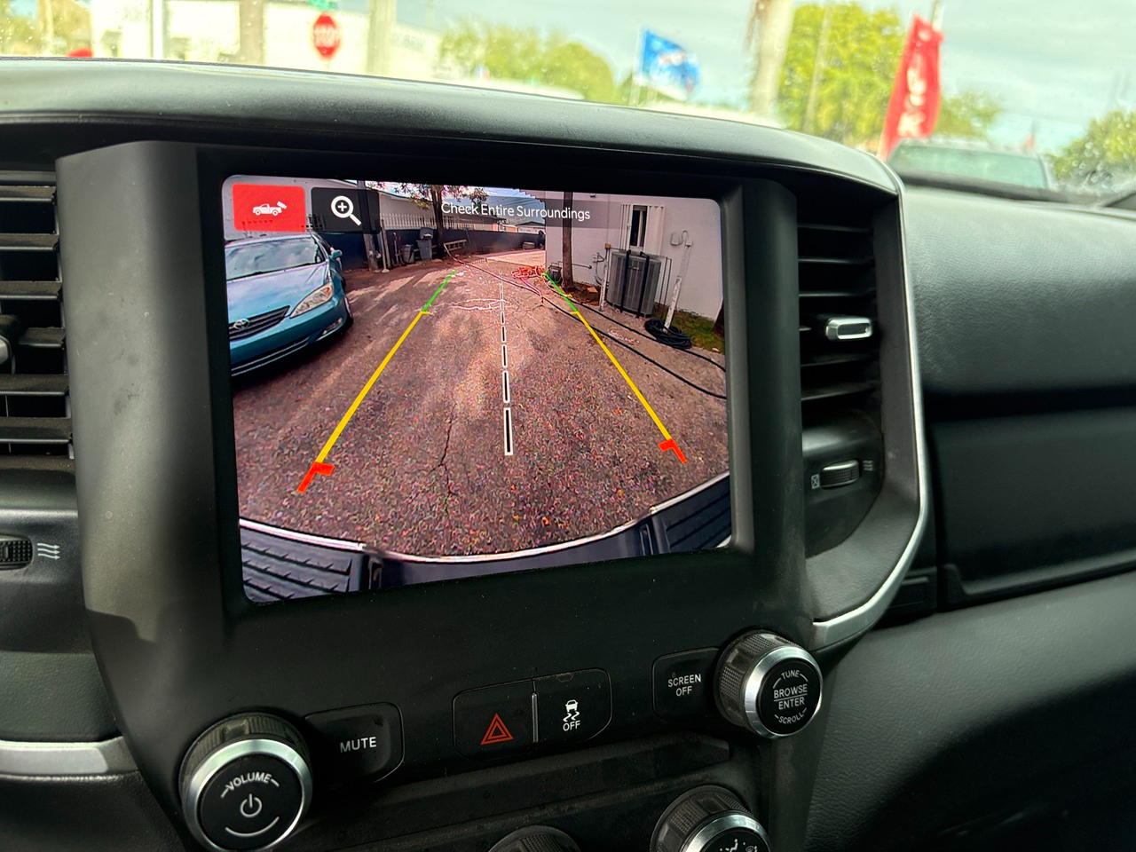 RAM 2500 Tradesman Crew Cab SWB 4WD 2024