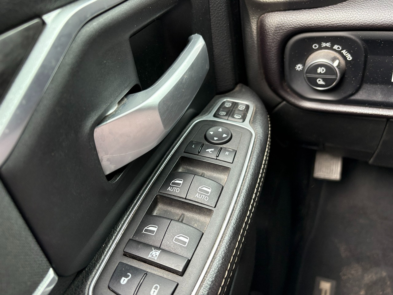 RAM 2500 Tradesman Crew Cab SWB 4WD 2024