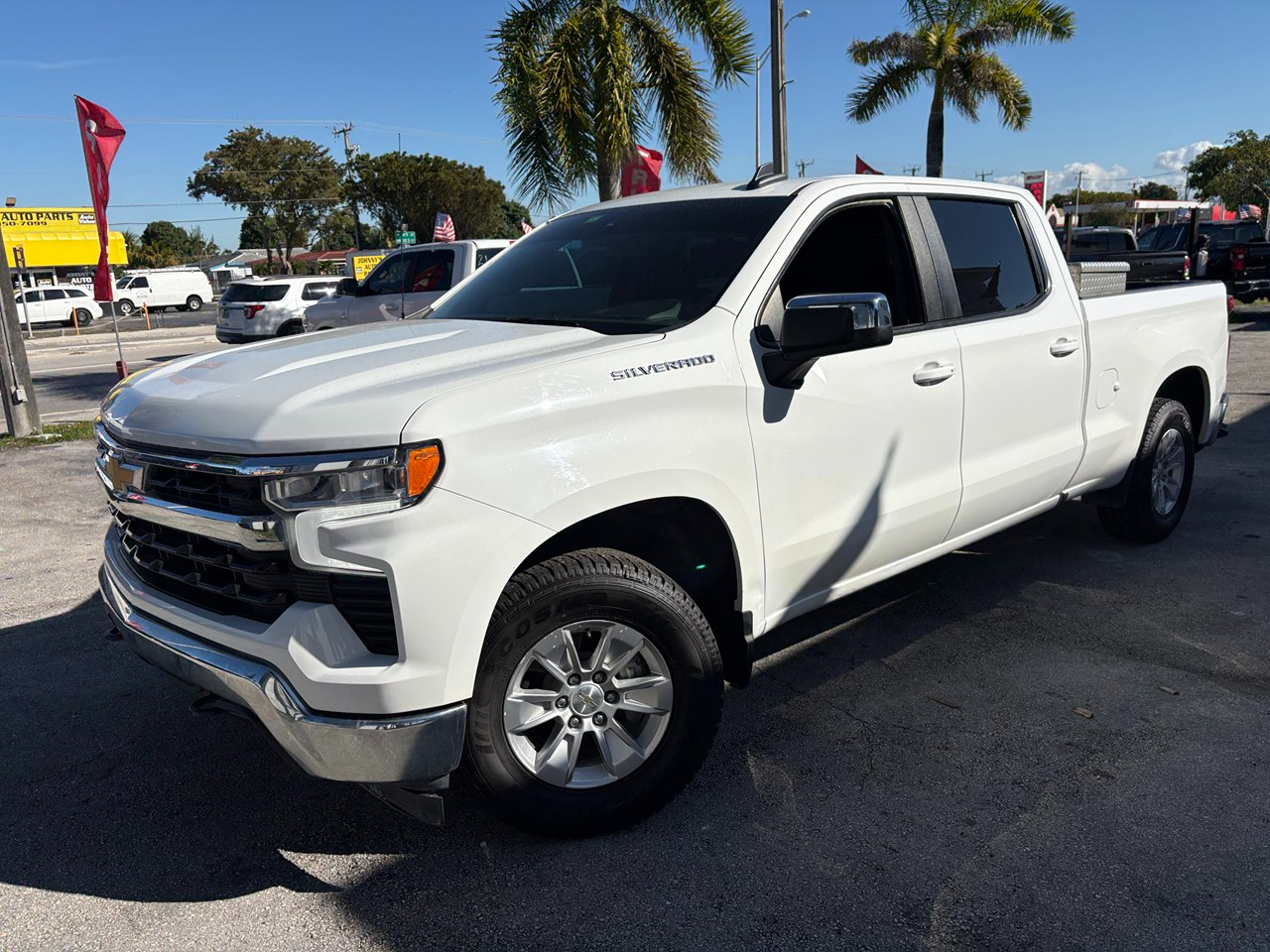 Chevrolet Silverado 1500 LT Crew Cab 4WD 2023