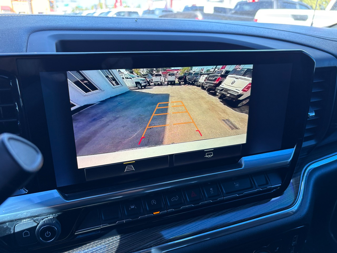 Chevrolet Silverado 1500 LT Crew Cab 4WD 2023