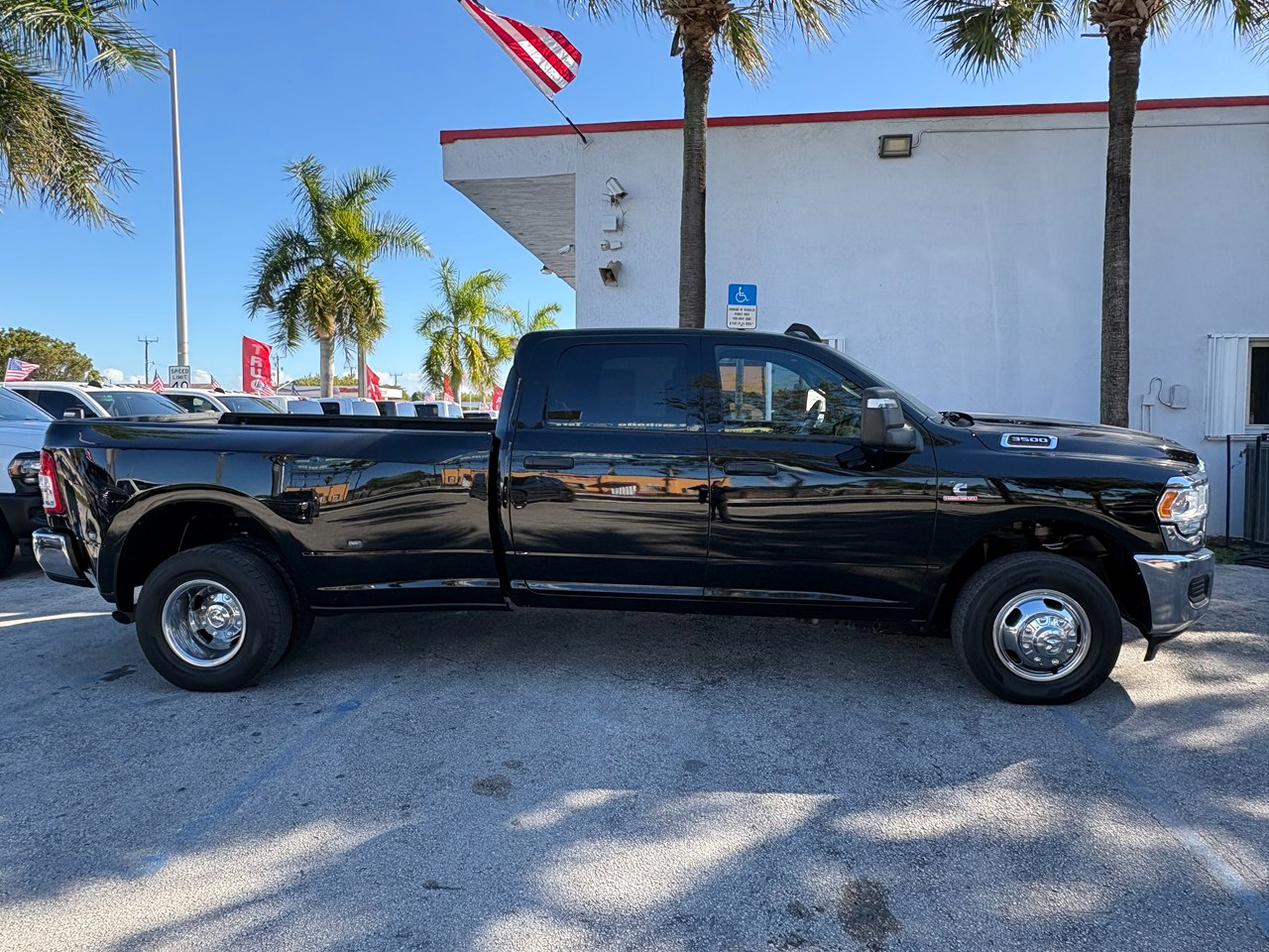 RAM 3500 Tradesman Crew Cab LWB 2WD DRW 2023