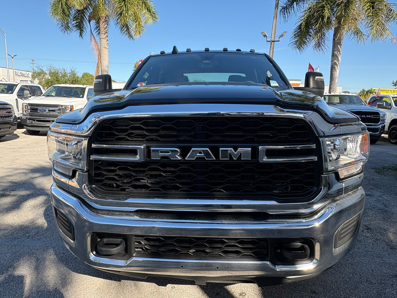 RAM 3500 Tradesman Crew Cab LWB 2WD DRW 2023