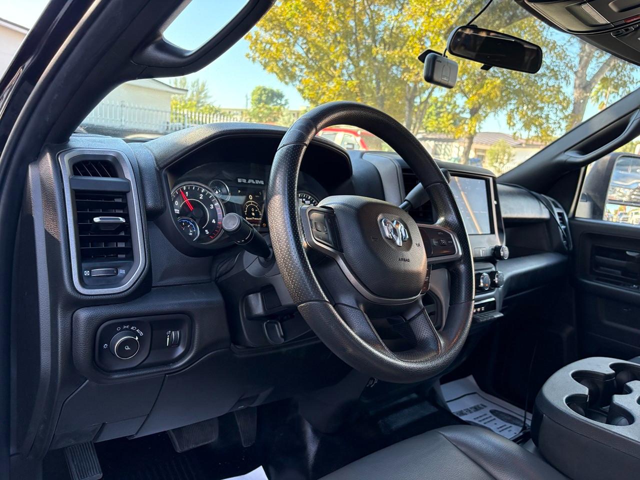 RAM 3500 Tradesman Crew Cab LWB 2WD DRW 2023