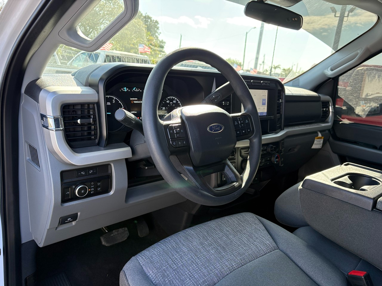 Ford F-250 SD XL Crew Cab 4WD 2024