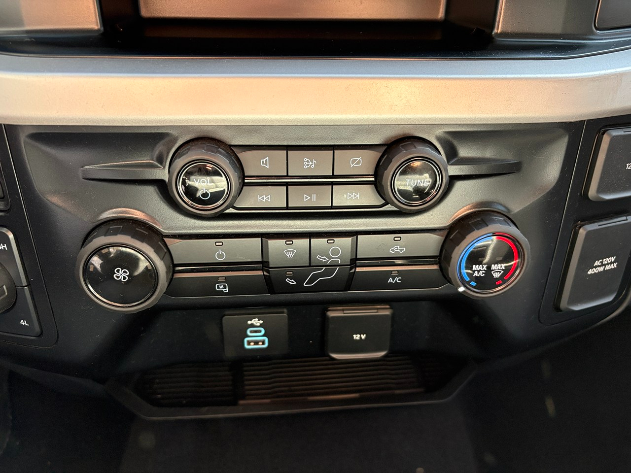 Ford F-250 SD XL Crew Cab 4WD 2024