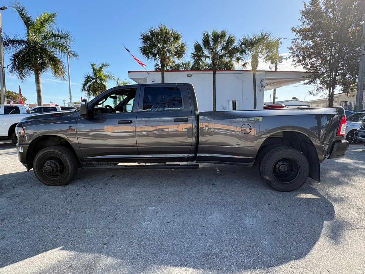 RAM 3500 Tradesman Crew Cab 4WD DRW 2024