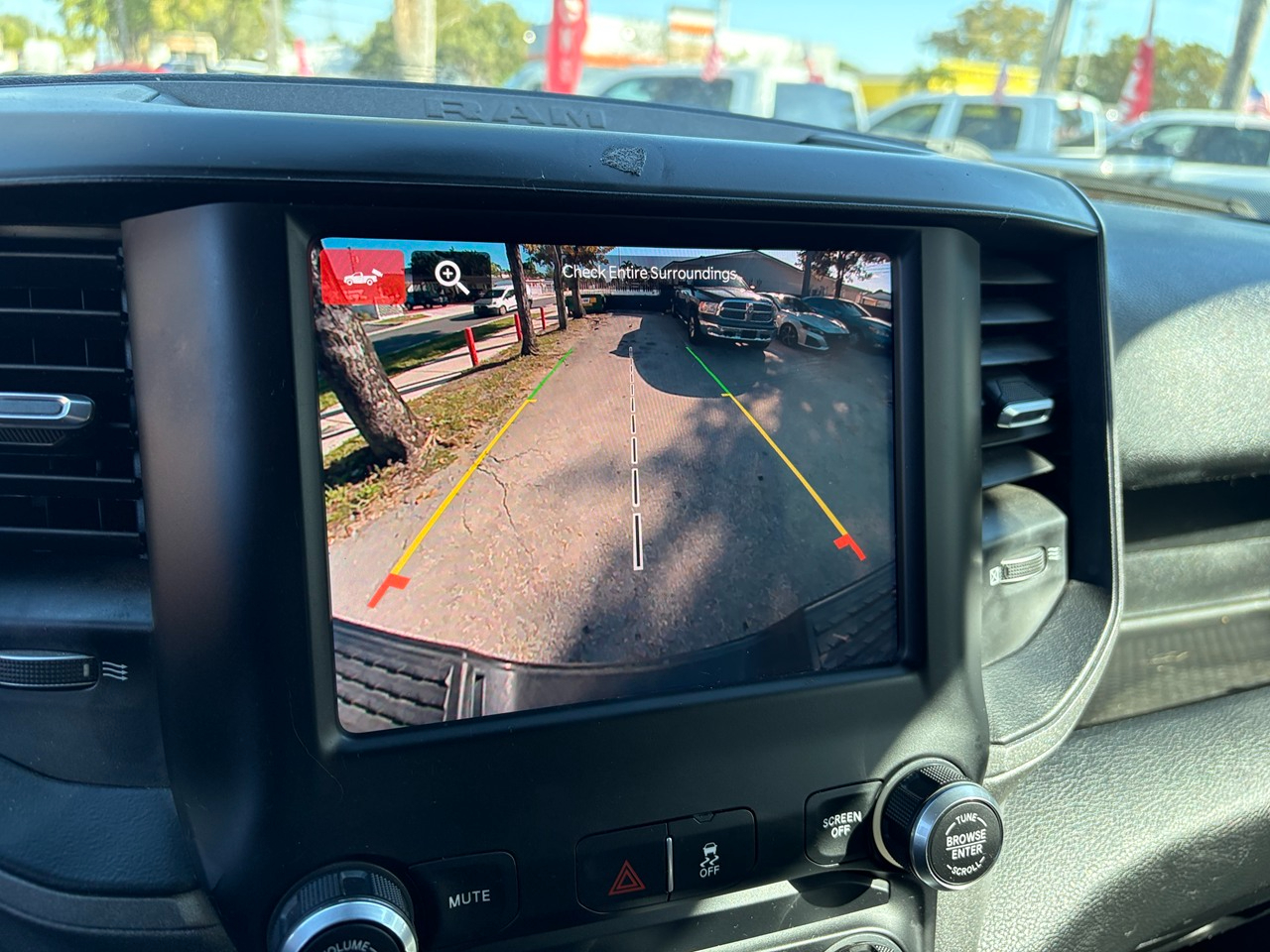 RAM 3500 Tradesman Crew Cab 4WD DRW 2024