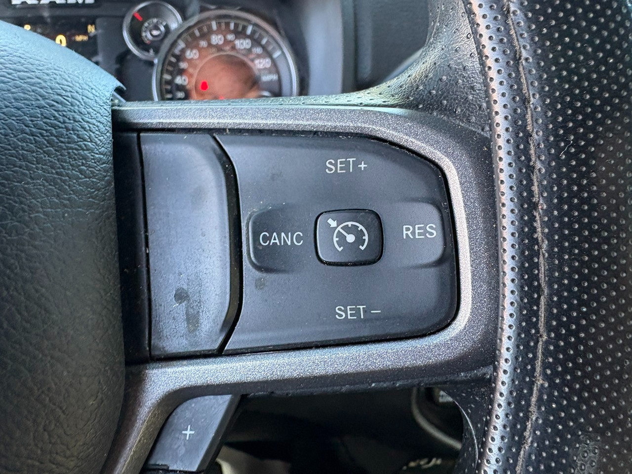 RAM 3500 Tradesman Crew Cab 4WD DRW 2024